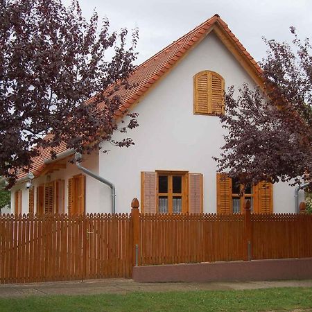 Apartment Balatonbereny 8 Bagian luar foto