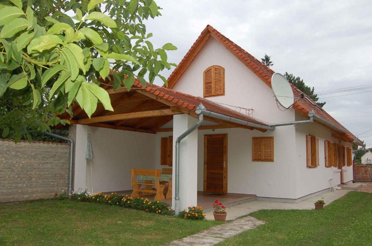 Apartment Balatonbereny 8 Bagian luar foto