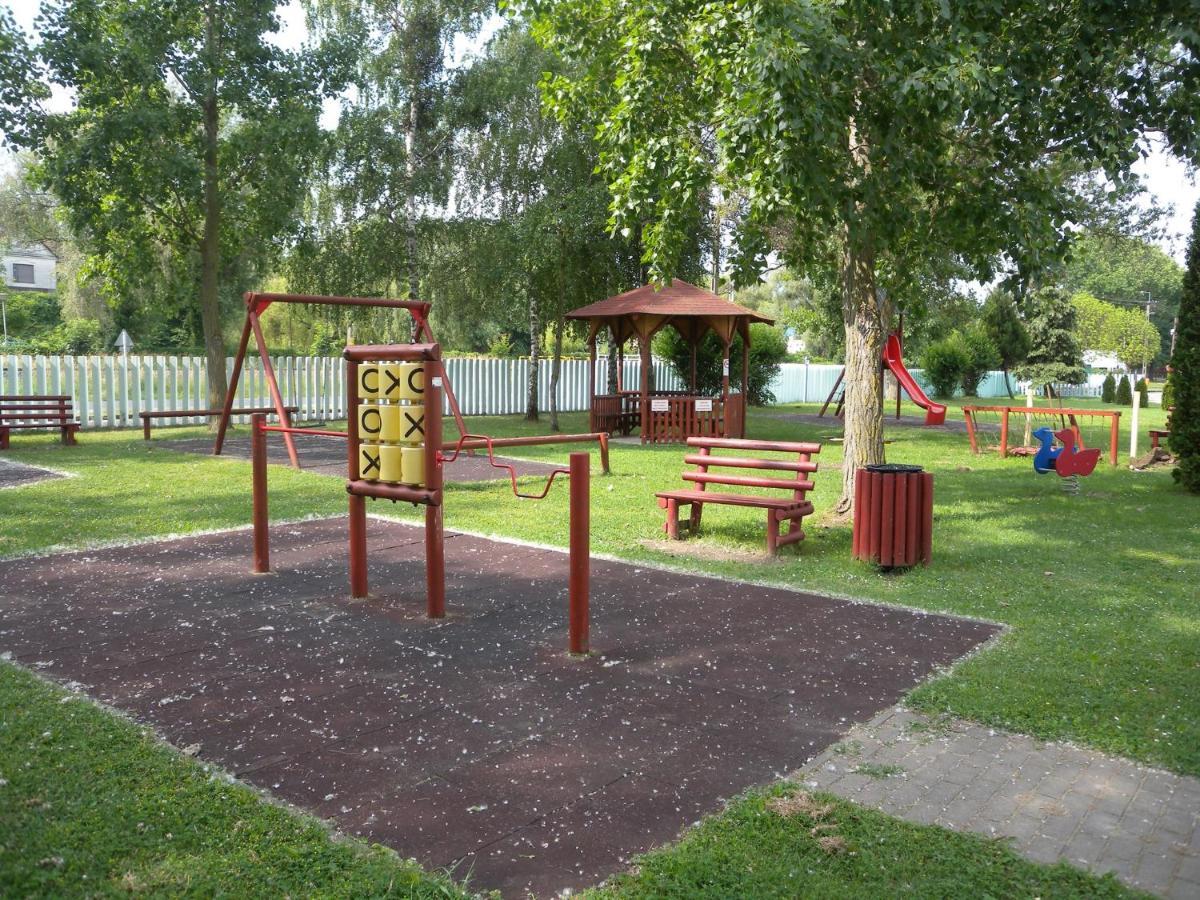 Apartment Balatonbereny 8 Bagian luar foto